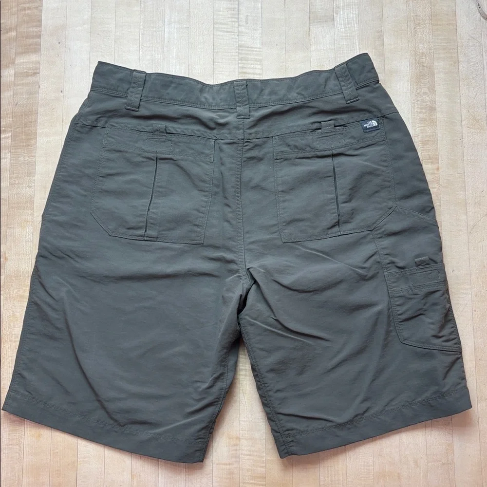 The North Face Shorts Men's Size 36 Green‎ Cargo Hiking Outdoor